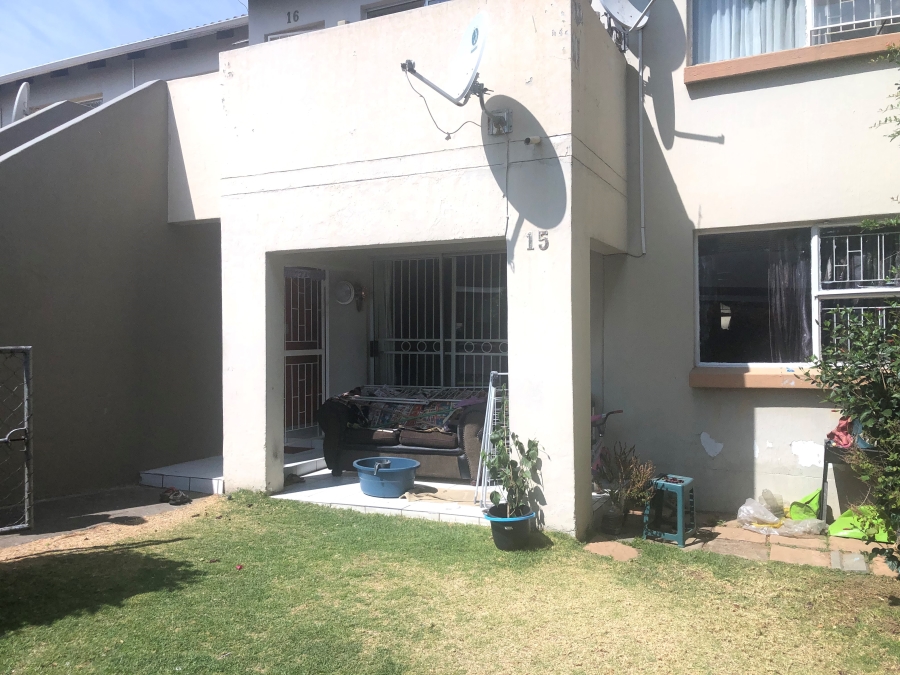 2 Bedroom Property for Sale in Vorna Valley Gauteng