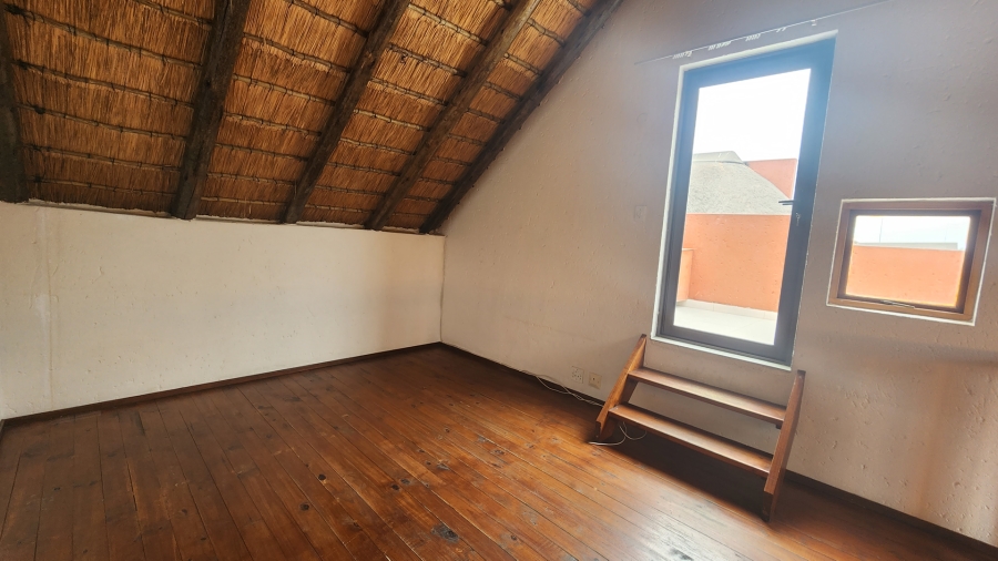 2 Bedroom Property for Sale in Sunninghill Gauteng