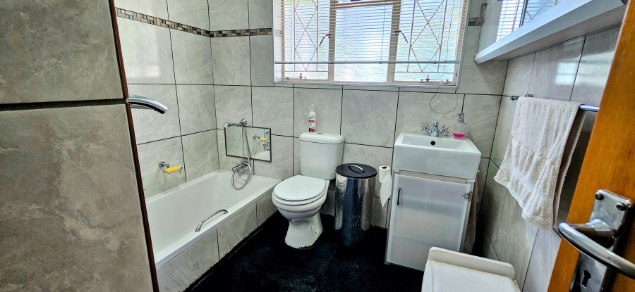 3 Bedroom Property for Sale in Three Rivers Gauteng