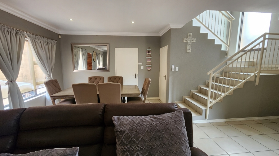 3 Bedroom Property for Sale in New Redruth Gauteng