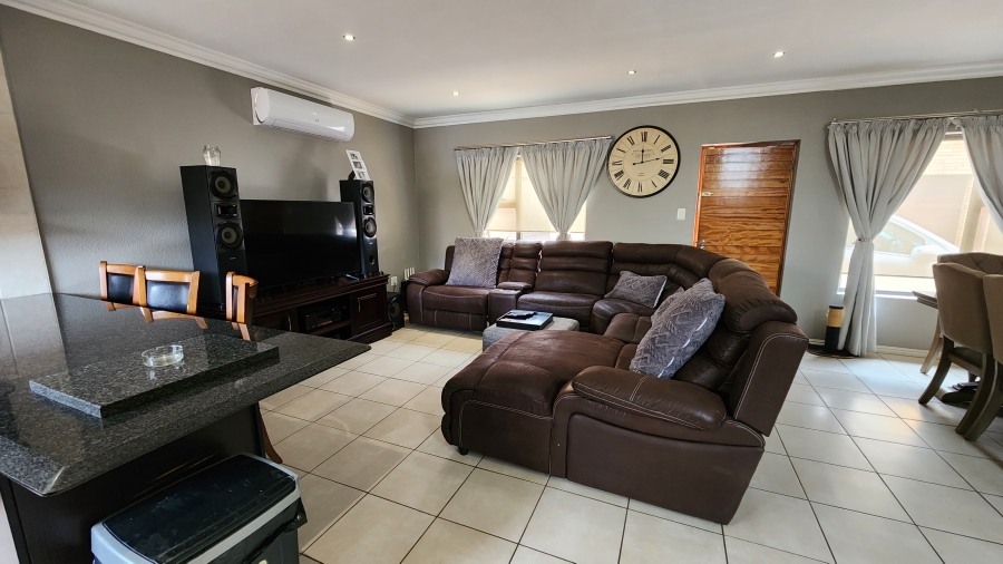 3 Bedroom Property for Sale in New Redruth Gauteng