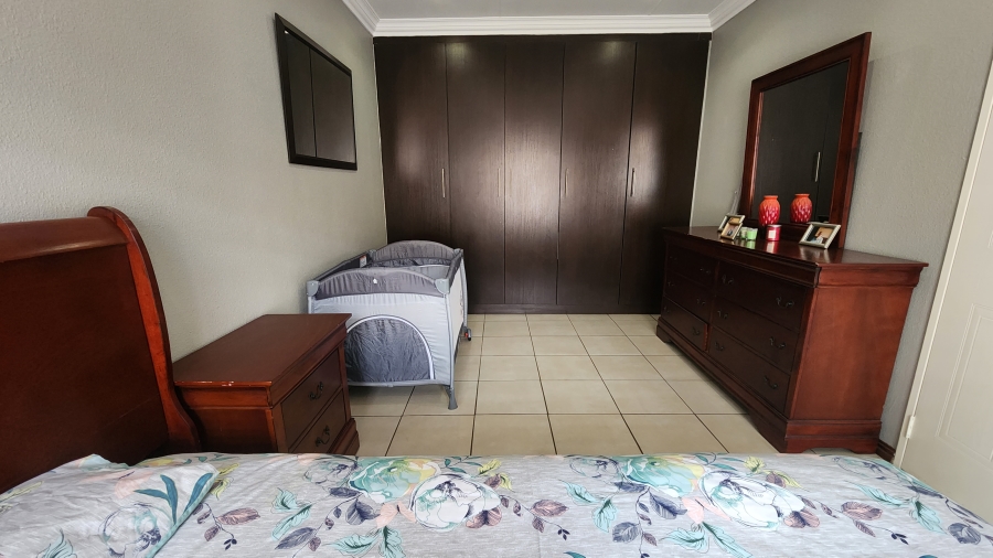 3 Bedroom Property for Sale in New Redruth Gauteng