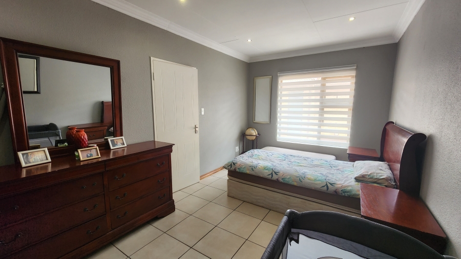 3 Bedroom Property for Sale in New Redruth Gauteng