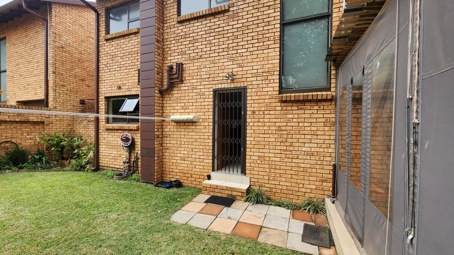 3 Bedroom Property for Sale in New Redruth Gauteng