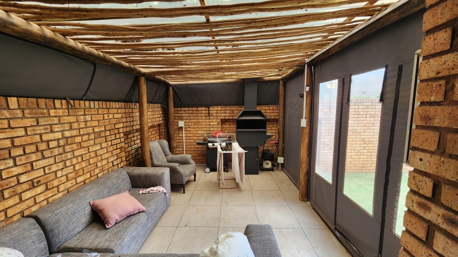 3 Bedroom Property for Sale in New Redruth Gauteng