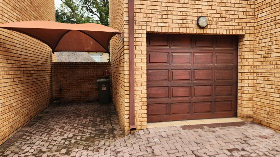 3 Bedroom Property for Sale in New Redruth Gauteng