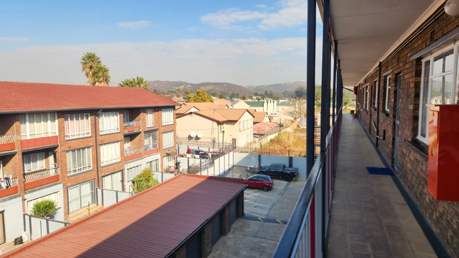 2 Bedroom Property for Sale in New Redruth Gauteng