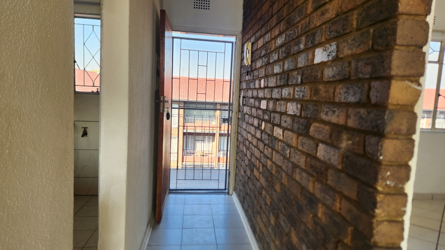 2 Bedroom Property for Sale in New Redruth Gauteng