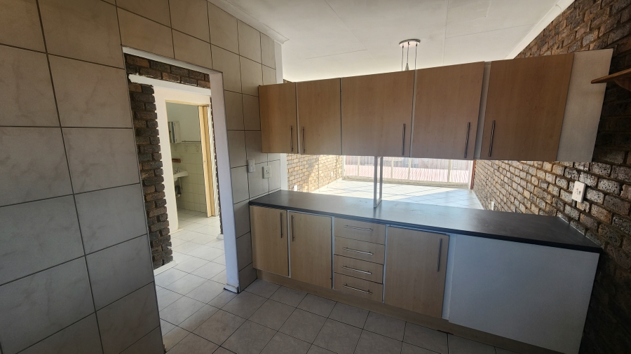 2 Bedroom Property for Sale in New Redruth Gauteng