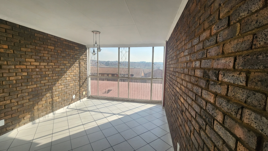 2 Bedroom Property for Sale in New Redruth Gauteng