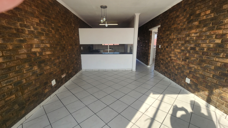 2 Bedroom Property for Sale in New Redruth Gauteng