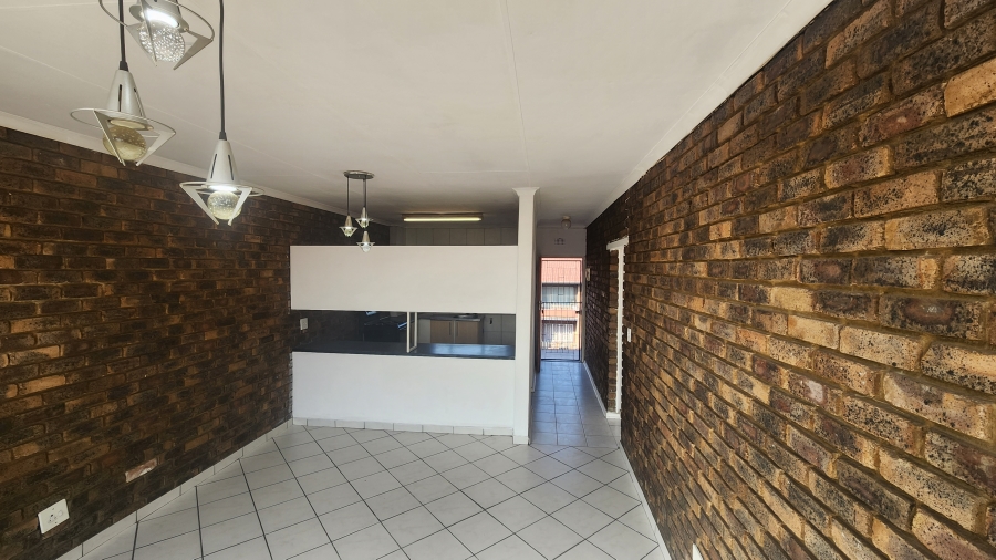 2 Bedroom Property for Sale in New Redruth Gauteng