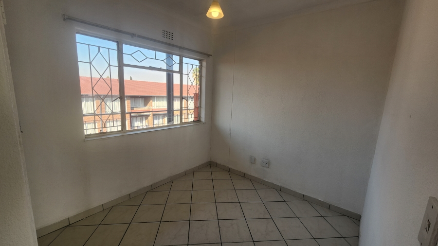 2 Bedroom Property for Sale in New Redruth Gauteng