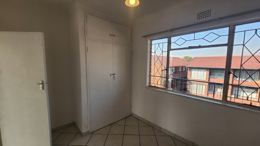 2 Bedroom Property for Sale in New Redruth Gauteng