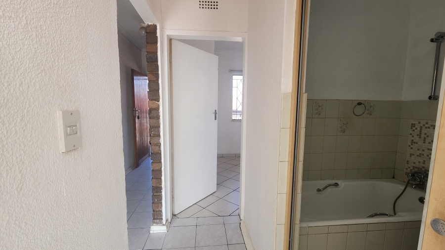 2 Bedroom Property for Sale in New Redruth Gauteng