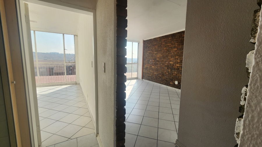 2 Bedroom Property for Sale in New Redruth Gauteng