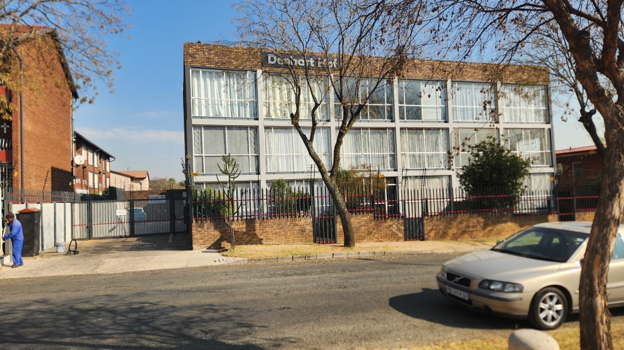 2 Bedroom Property for Sale in New Redruth Gauteng