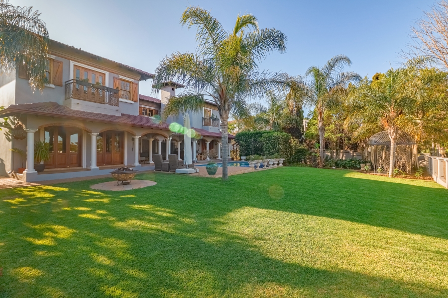 6 Bedroom Property for Sale in Silver Lakes Golf Estate Gauteng