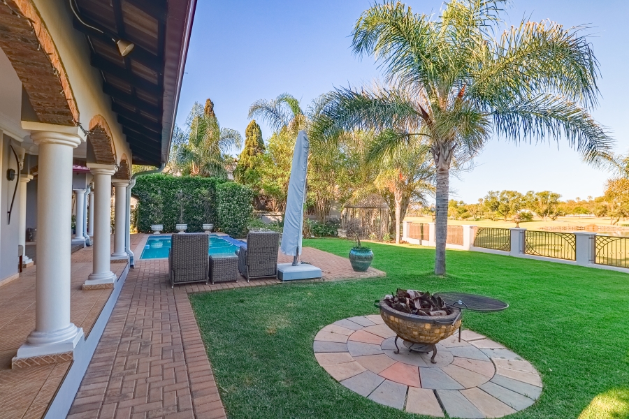 6 Bedroom Property for Sale in Silver Lakes Golf Estate Gauteng