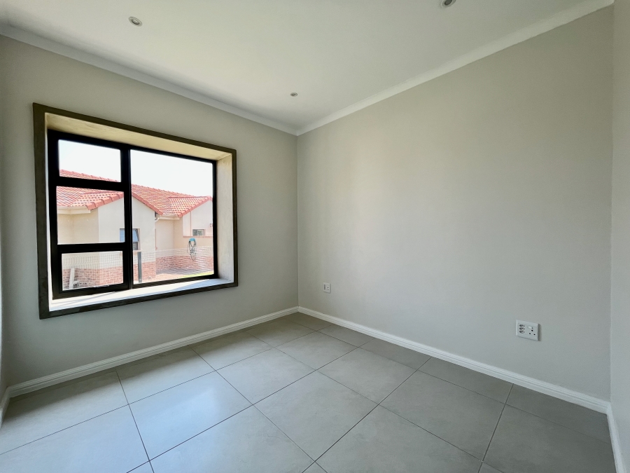 To Let 2 Bedroom Property for Rent in The Retreat Gauteng