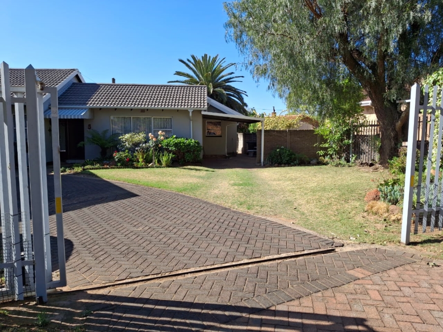 5 Bedroom Property for Sale in Dalpark Gauteng