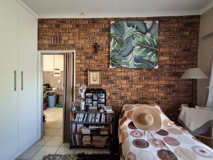 5 Bedroom Property for Sale in Dalpark Gauteng