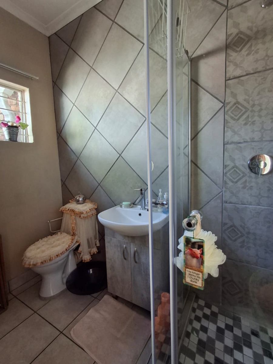 5 Bedroom Property for Sale in Dalpark Gauteng