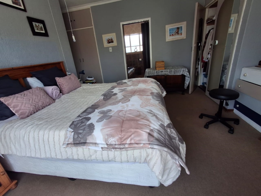 5 Bedroom Property for Sale in Dalpark Gauteng