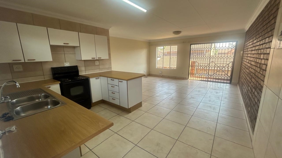 2 Bedroom Property for Sale in Bardene Gauteng