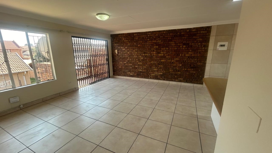 2 Bedroom Property for Sale in Bardene Gauteng