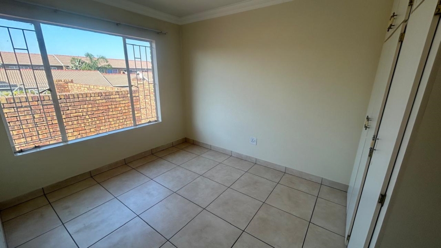 2 Bedroom Property for Sale in Bardene Gauteng