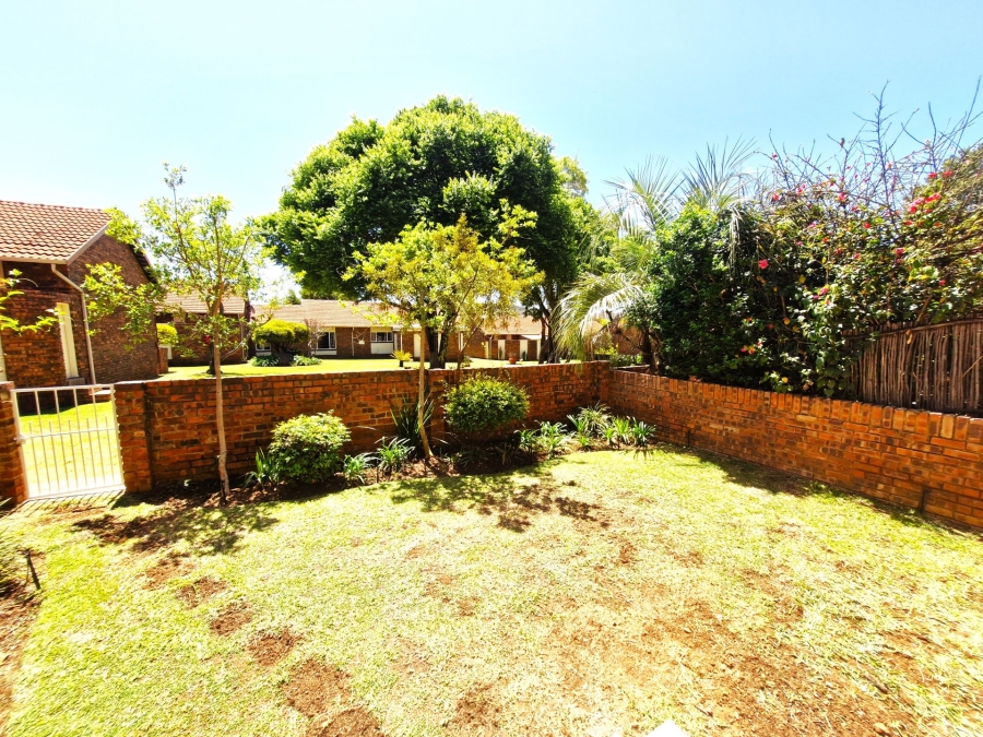 3 Bedroom Property for Sale in Faerie Glen Gauteng