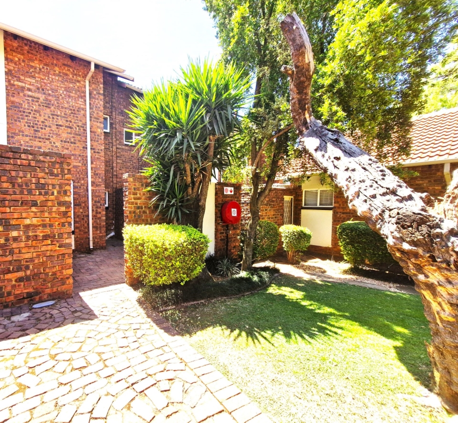 3 Bedroom Property for Sale in Faerie Glen Gauteng