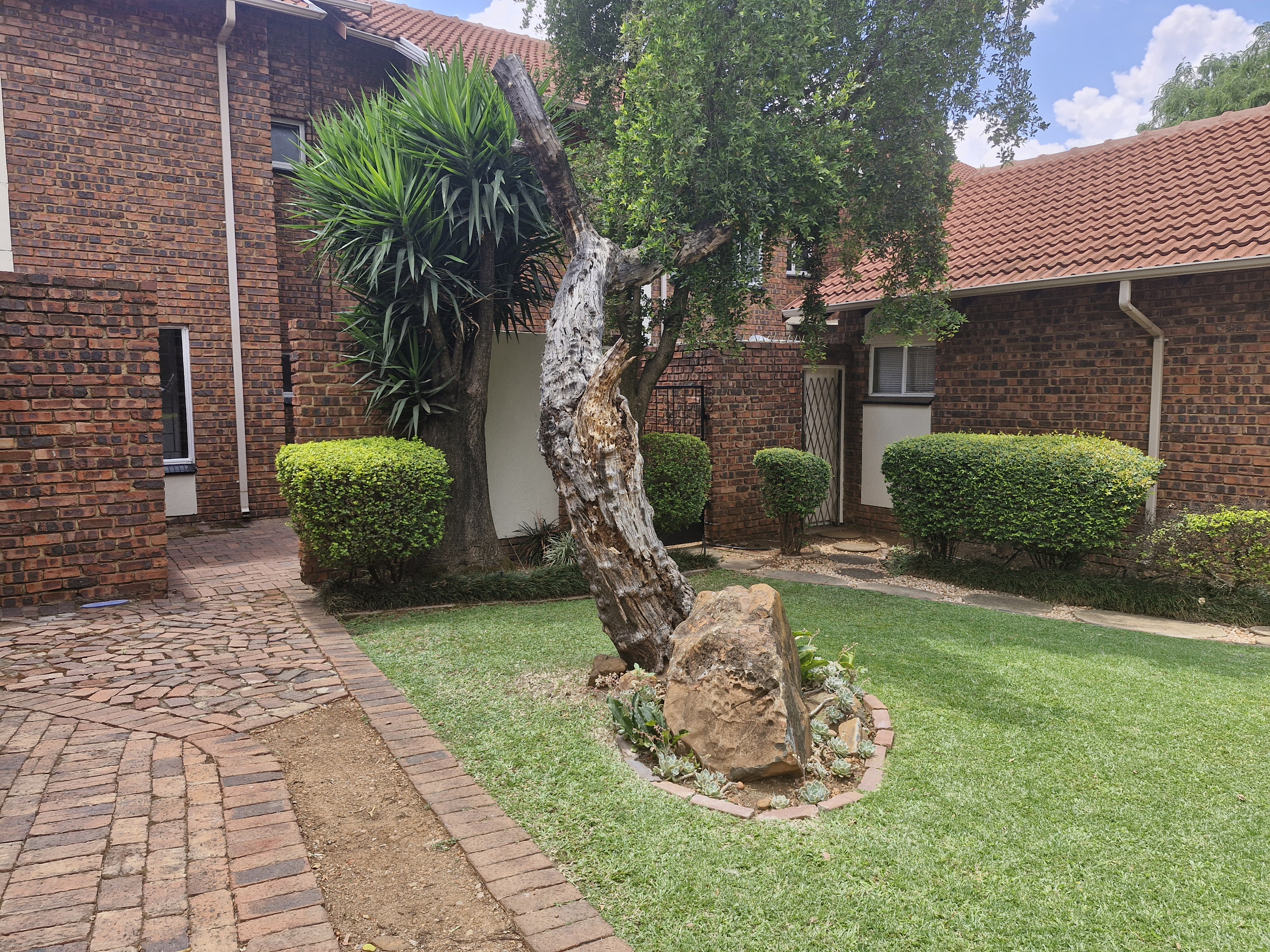 3 Bedroom Property for Sale in Faerie Glen Gauteng