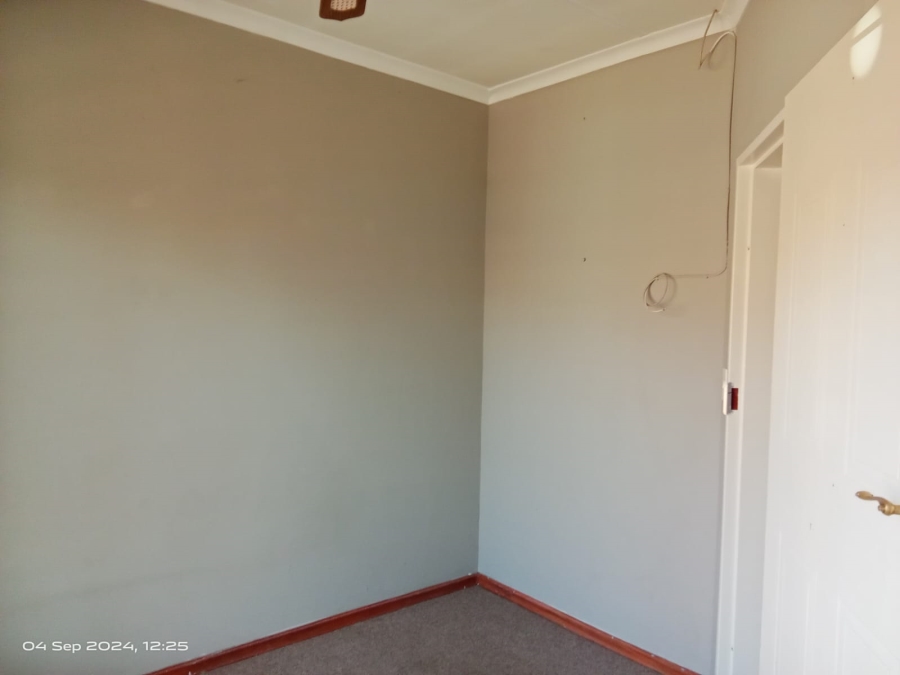 5 Bedroom Property for Sale in Overkruin Gauteng