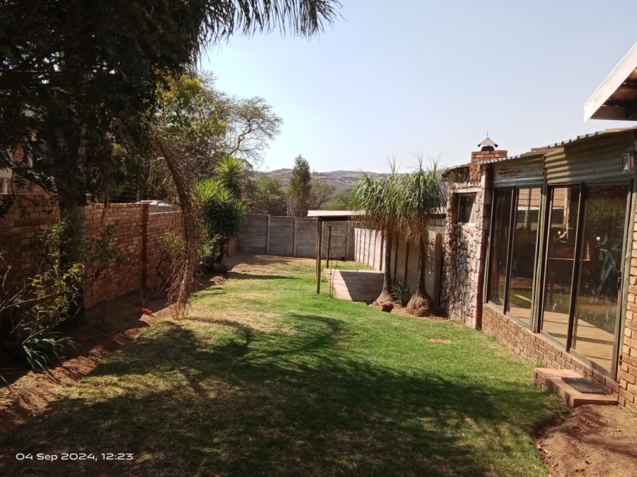 5 Bedroom Property for Sale in Overkruin Gauteng