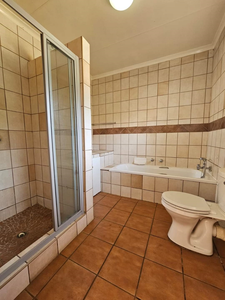 5 Bedroom Property for Sale in Overkruin Gauteng