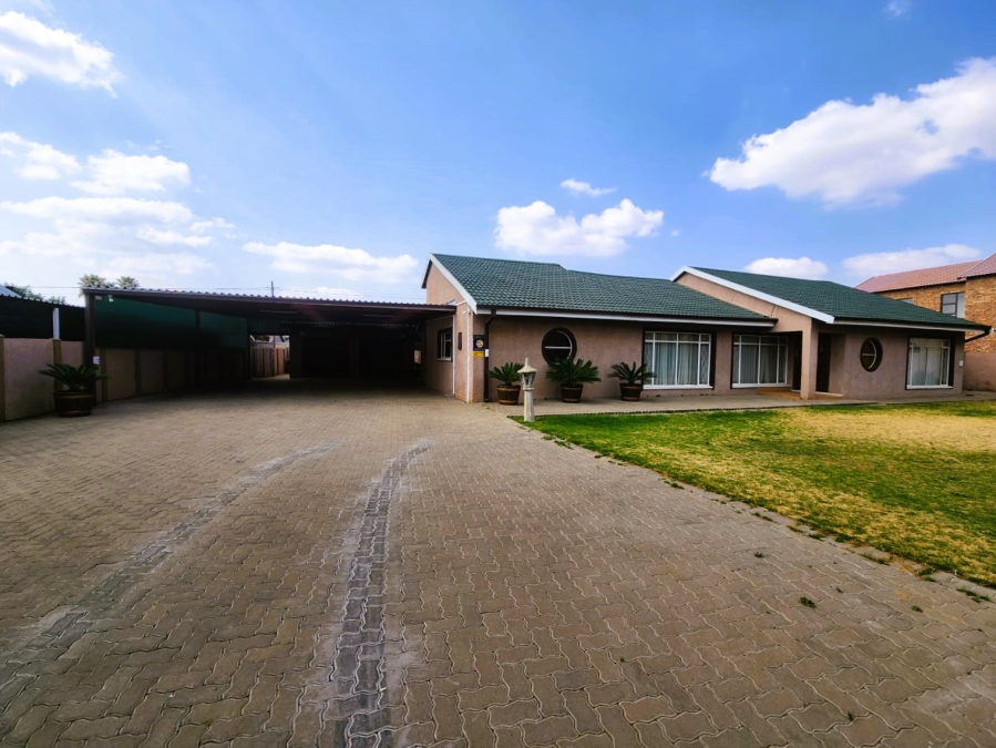 3 Bedroom Property for Sale in Golf Park Gauteng