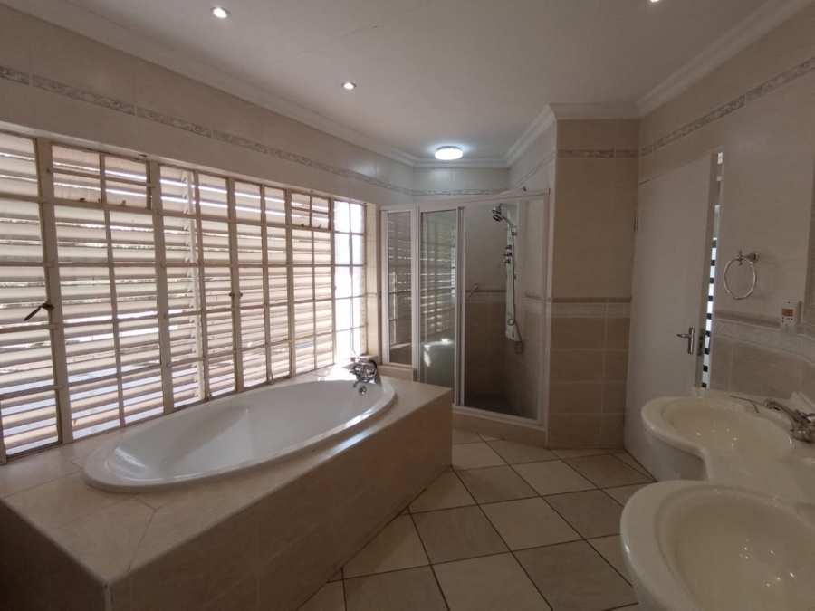 4 Bedroom Property for Sale in Three Rivers East Gauteng