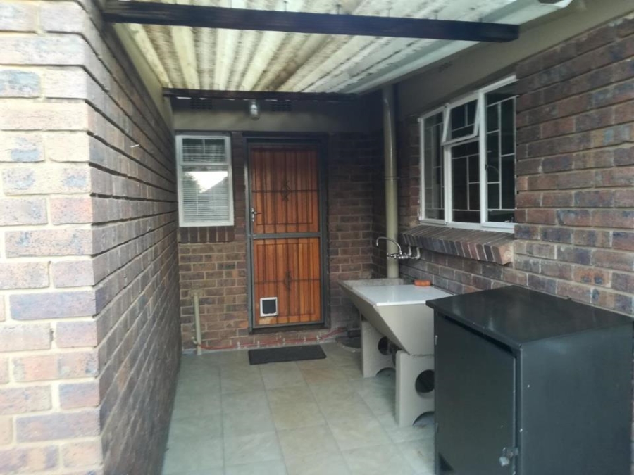 To Let 3 Bedroom Property for Rent in Birchleigh Gauteng