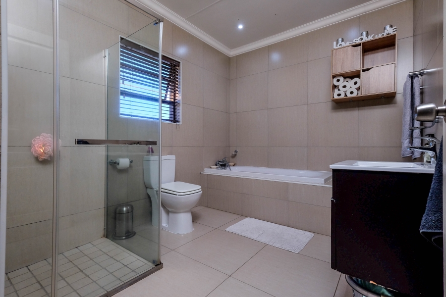 3 Bedroom Property for Sale in Ruimsig Country Estate Gauteng