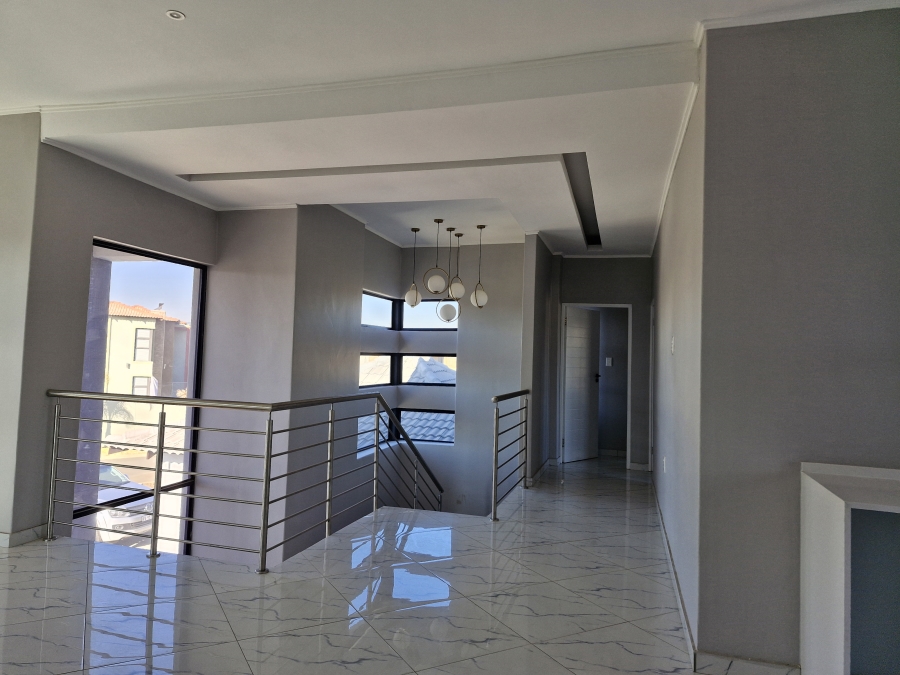 5 Bedroom Property for Sale in Savannah Country Estate Gauteng