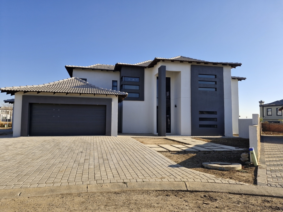 5 Bedroom Property for Sale in Savannah Country Estate Gauteng