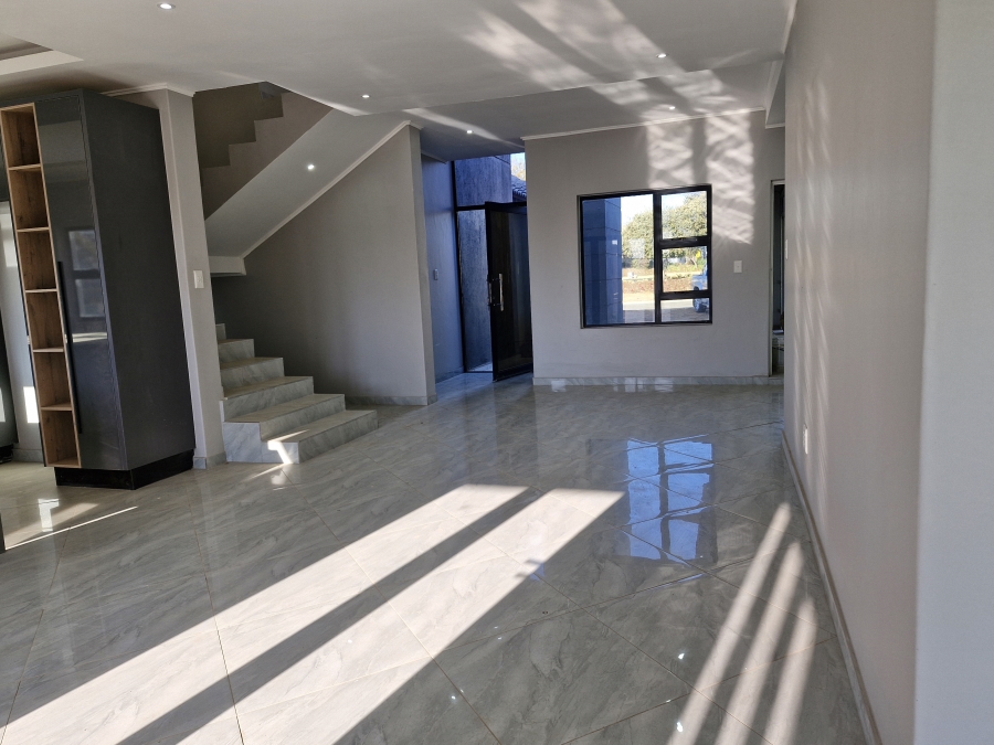 5 Bedroom Property for Sale in Savannah Country Estate Gauteng