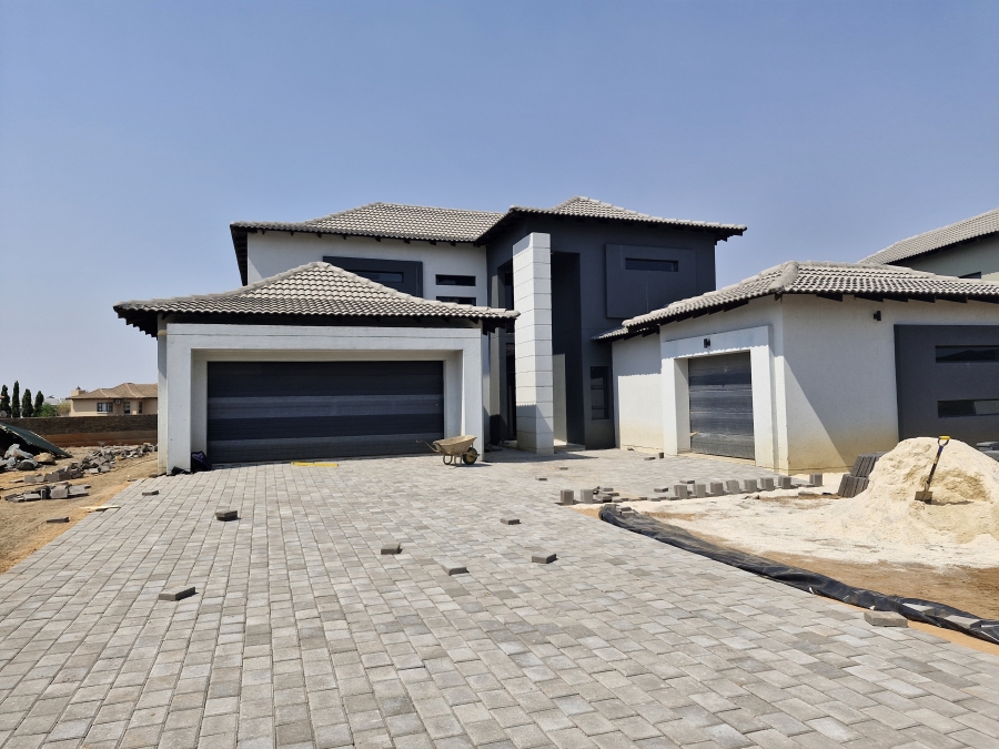 5 Bedroom Property for Sale in Savannah Country Estate Gauteng