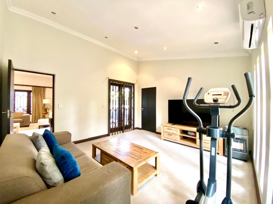 To Let 3 Bedroom Property for Rent in Hurlingham Manor Gauteng