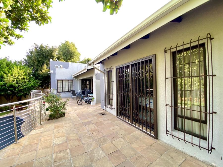 To Let 3 Bedroom Property for Rent in Hurlingham Manor Gauteng