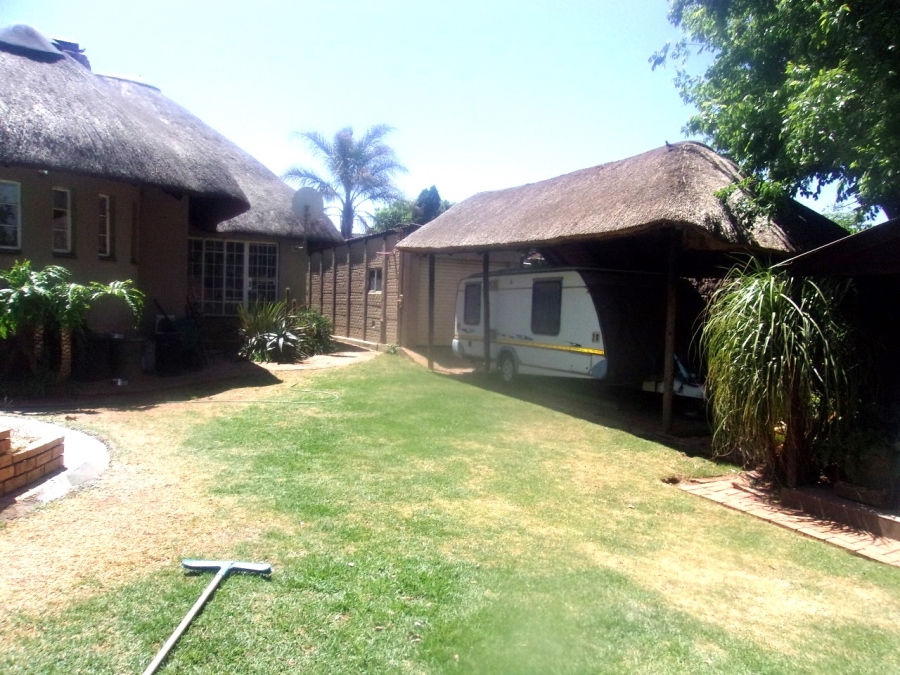 6 Bedroom Property for Sale in Dersley Gauteng