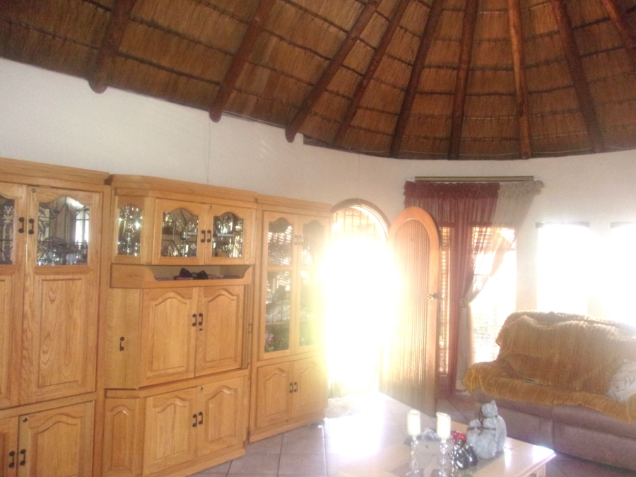 6 Bedroom Property for Sale in Dersley Gauteng