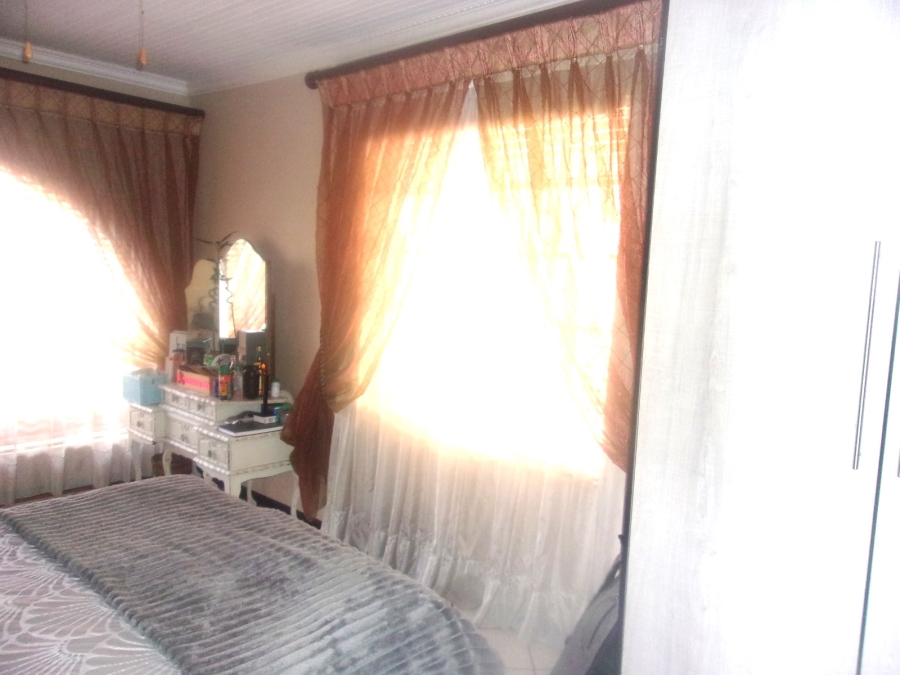 6 Bedroom Property for Sale in Dersley Gauteng